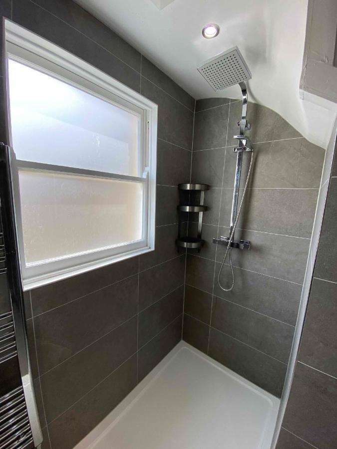 Bath Roof Terrace Apartment, City Centre, Sleeps Up To 8 ภายนอก รูปภาพ